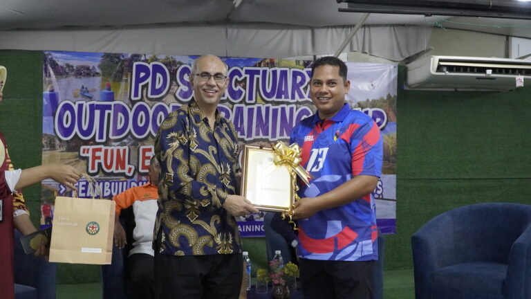 Penyampaian sijil di majlis penutup Bengkel SPM Education For All 2025