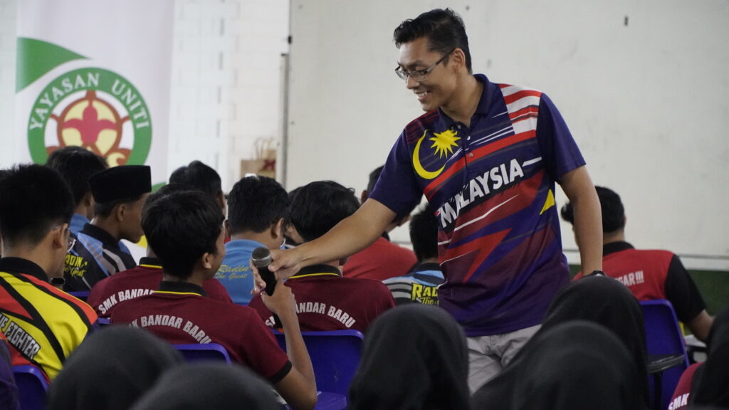 Cikgu Fahmi Fazil mengajar Sejarah di Bengkel SPM Education For All 2025