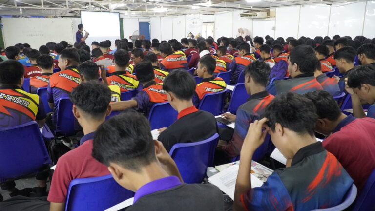 Sesi bimbingan intensif subjek Sejarah dalam Bengkel SPM Education For All 2025