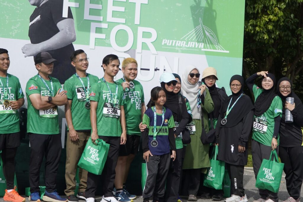 Peserta larian Feet For Run di Anjung Floria Putrajaya 2025