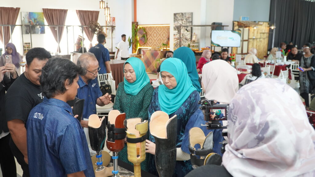 Majlis Penyerahan Sumbangan Kaki Palsu Feet4Life oleh Yayasan UNITI bersama Yayasan PETRONAS